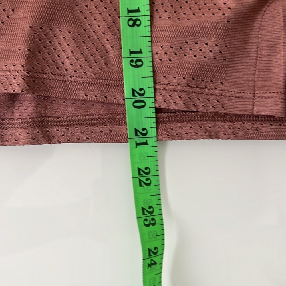 NWOT / Lululemon Train to Be Tank *Camo - Picture 11 of 11